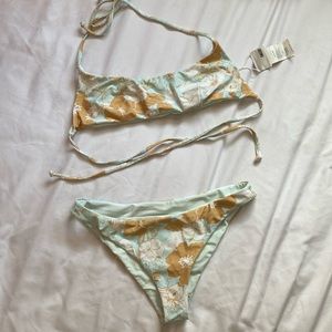 Amuse Society Bikini set